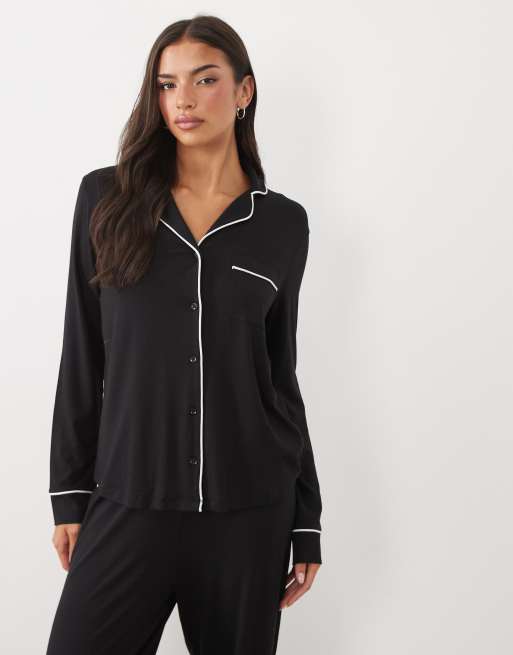ASOS DESIGN super soft long sleeve shirt & pant pyjama set in black, 3 of 4