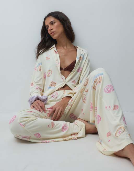 ASOS DESIGN super soft long sleeve shirt & trouser pyjama set in dessert print, 2 of 5
