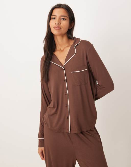 ASOS DESIGN super soft pyjama long sleeve shirt & pants set in chocolate, 2 of 4