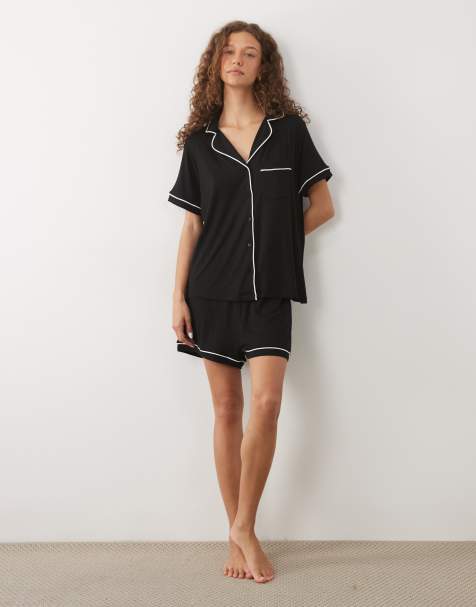 ASOS DESIGN – Super weicher Pyjama mit kurzärmligem Hemd und Shorts in Schwarz - view 1