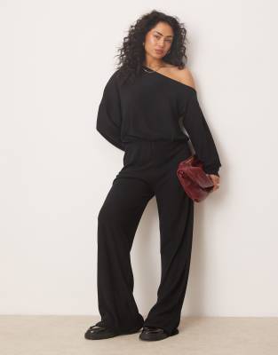 ASOS DESIGN - Super weicher, schulterfreier Jumpsuit in Schwarz