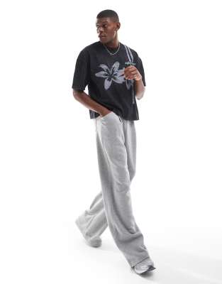 super wide sweatpants with pleat in gray heather