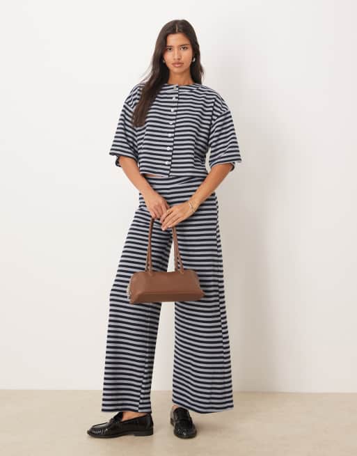 ASOS DESIGN - Superblød kortærmet top med marineblå striber - Del af sæt, 4 af 4