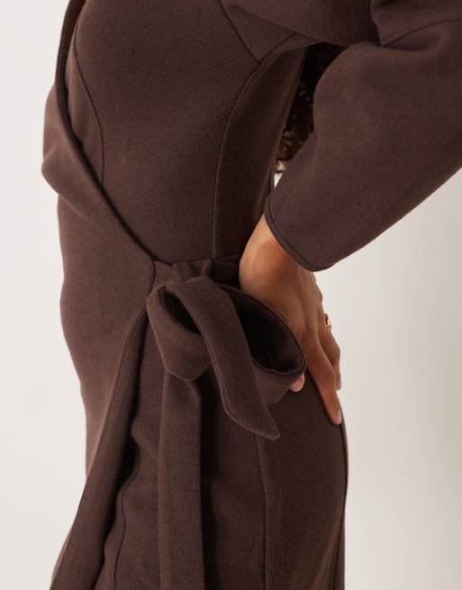 ASOS DESIGN - Superblød og chokoladebrun minikjole med lange ærmer og slå om-bindebånd, 4 af 4