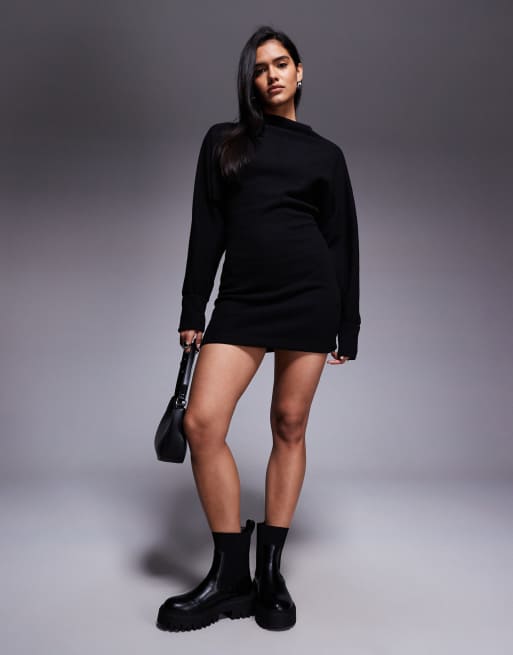 ASOS DESIGN - Superblød sort minikjole med ståkrave og flagermusærmer samt rynkede sider, 2 af 4