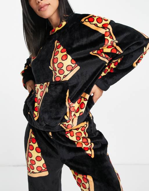 ASOS DESIGN - Superblødt lounge-sæt med sweatshirt og joggingbukser med pizza-print i sort fleece, 3 af 4