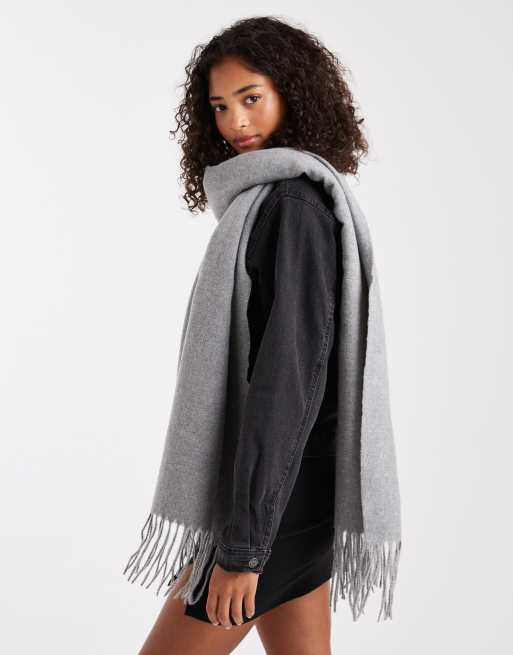 ASOS DESIGN - Superblødt og gråmeleret tørklæde med kvaster, 2 af 3