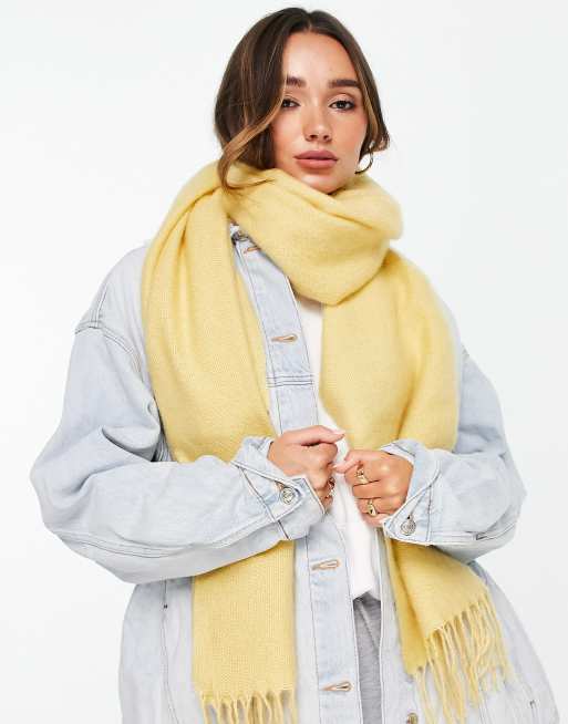 ASOS DESIGN - Superblødt tørklæde med kvaster i gul