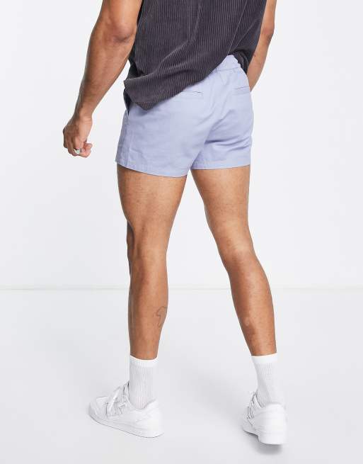 ASOS DESIGN Superkurze Chino Shorts in Pastellblau mit engem Schnitt und elastischem Bund ASOS