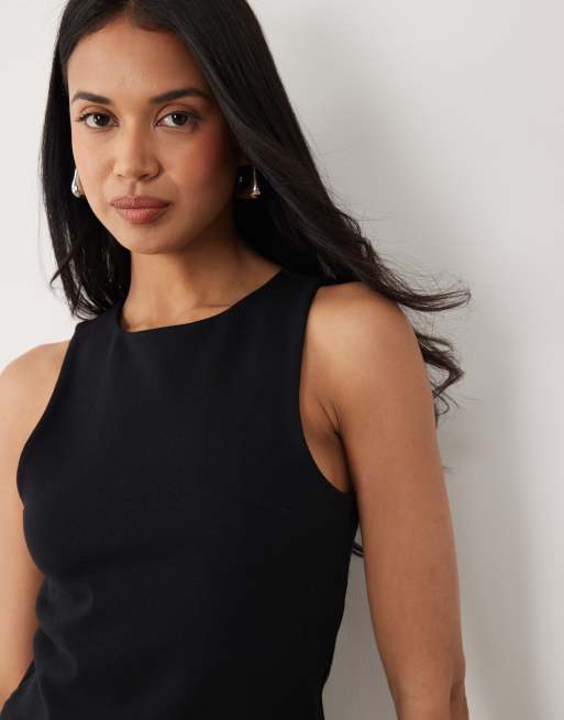 ASOS DESIGN – Superkurzes Tanktop aus kompakter Baumwolle in Schwarz mit Ringerrücken, 4 von 4