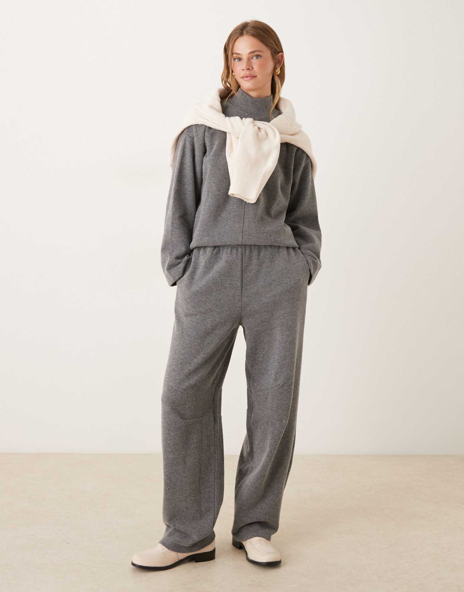 Спортивные брюки ASOS DESIGN Supersoft barrel leg цвета древесно-угольного вереска - часть комплекта