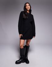 Nike retro logo mock neck sweatshirt in dark green