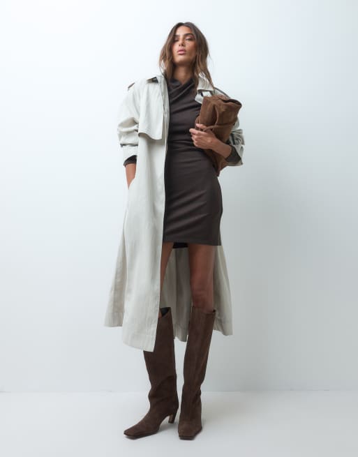 ASOS DESIGN supersoft gedrapeerde mini wikkeljurk met hoge hals in chocoladebruin, 2 van 5