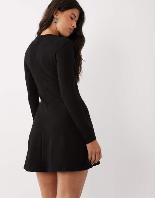 ASOS DESIGN supersoft kjole med fastsyet hals og lange ærmer i sort, 4 af 4