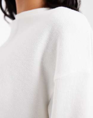 Asos Design Supersoft Long Sleeve Boxy Crop Tee In White