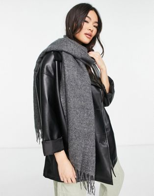 ASOS DESIGN supersoft scarf with tassels in charcoal grey - ASOS Price Checker
