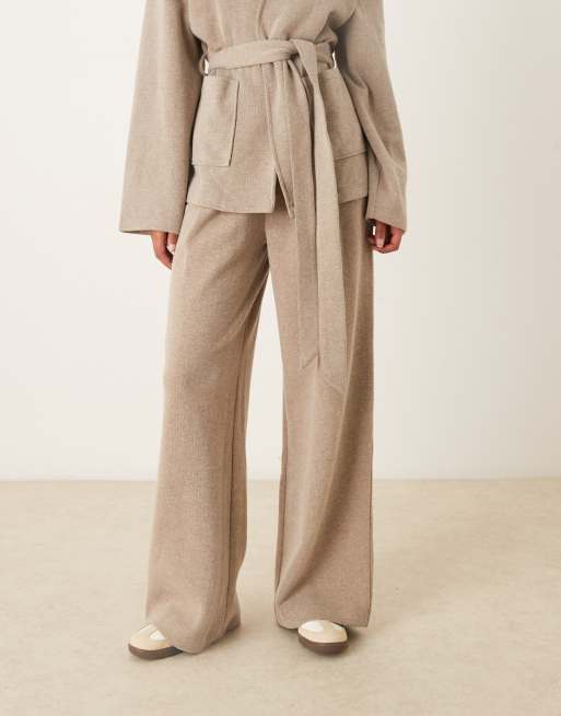 ASOS DESIGN Supersoft wide leg pleat front co-ord jogger in taupe marl, 2 of 5