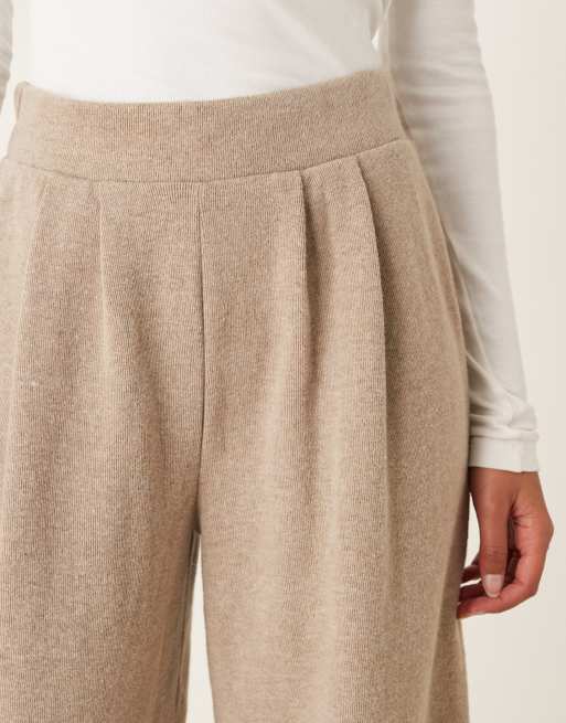 ASOS DESIGN Supersoft wide leg pleat front co-ord jogger in taupe marl, 4 of 5