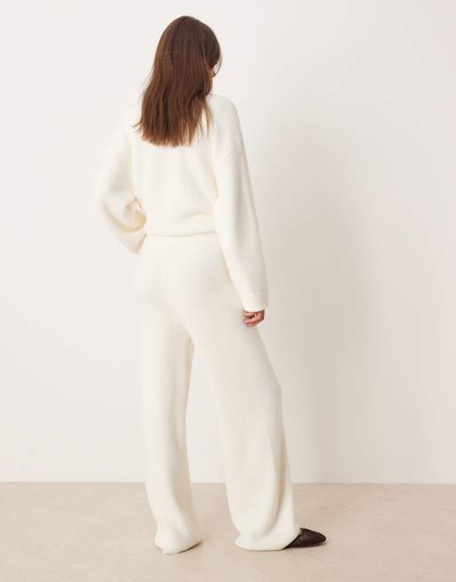ASOS DESIGN supersoft wide leg trouser co-ord in cream, 4 of 5