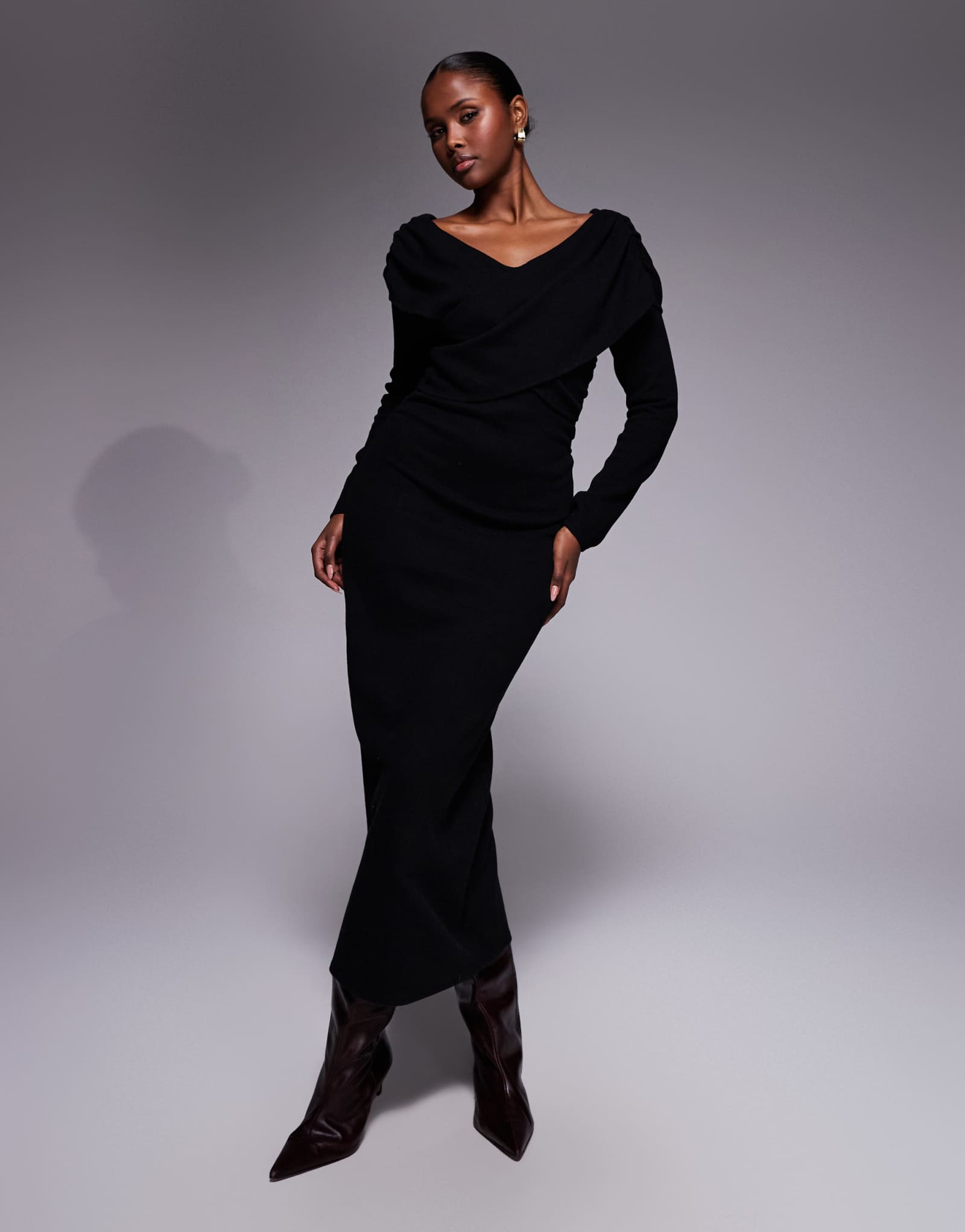 Черное платье миди с запахом спереди от ASOS DESIGN supersoft