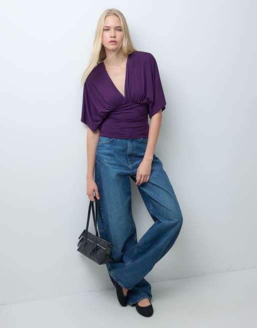 ASOS DESIGN supersoftes Oberteil mit tiefem Ausschnitt und Fledermausärmeln in Dunkellila, 2 von 4