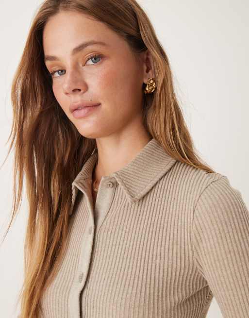 ASOS DESIGN – Superweiche, angeraute, gerippte Strickjacke in meliertem Taupe mit Kragen und knappem Schnitt, 3 von 4