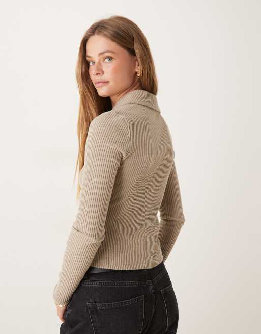 ASOS DESIGN – Superweiche, angeraute, gerippte Strickjacke in meliertem Taupe mit Kragen und knappem Schnitt, 4 von 4