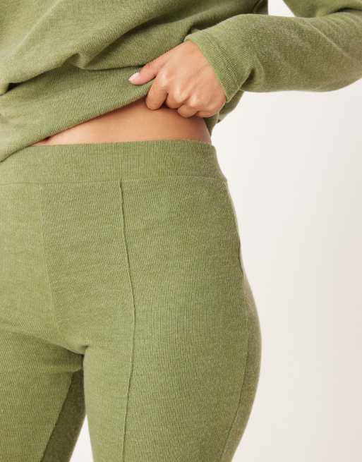 ASOS DESIGN – Superweiche Schlaghose in Khaki, Kombiteil, 3 von 5