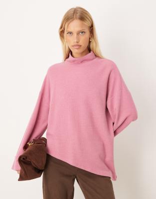 ASOS DESIGN - Superweicher, asymmetrischer Pullover in Rosa mit umgeschlagenen Bündchen