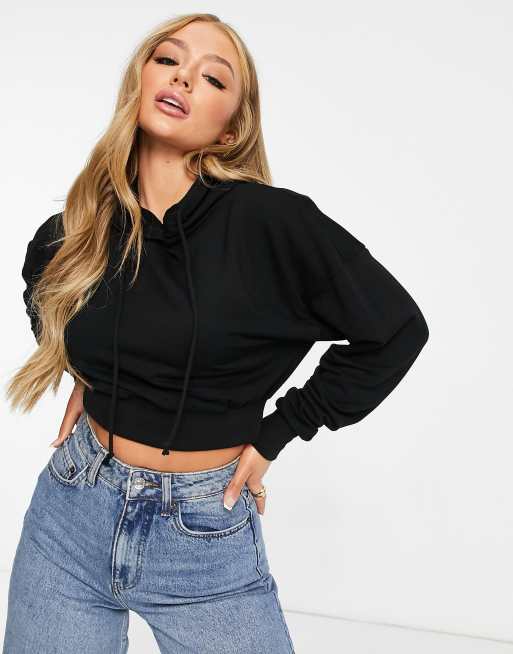 ASOS DESIGN – Superweicher, kurz geschnittener Kapuzenpullover mit Fledermausärmeln in Schwarz