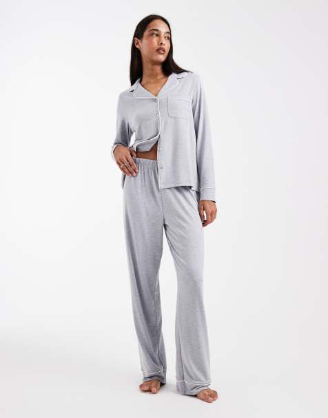 ASOS DESIGN – Superweicher Pyjama aus langärmligem Hemd und Hose in Grau meliert mit farblich abgesetzter Paspelierung - view 1
