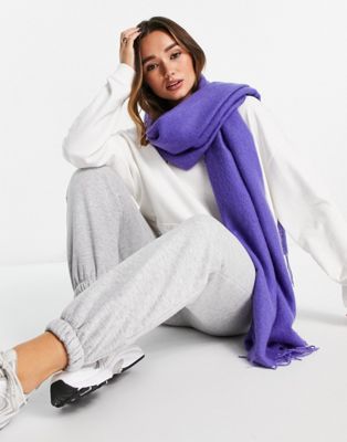 ASOS DESIGN – Superweicher Schal in Lila mit Fransen-Violett