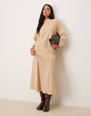 ASOS DESIGN - Superweiches 2-in-1-Maxikleid in Steinbeige mit Godet-Rock aus Chiffon-Keine Farbe
