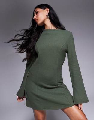 ASOS DESIGN - Superweiches, ausgestelltes Minikleid in Khaki mit Stehkragen-Braun