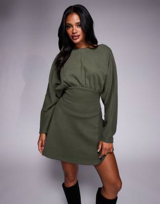ASOS DESIGN - Superweiches Blouson-Minikleid in Khaki mit Fledermausärmeln und U-Boot-Ausschnitt-Grün