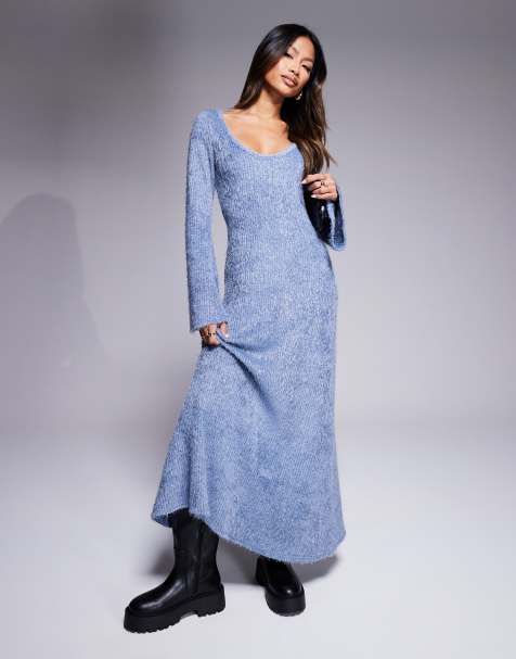 ASOS DESIGN – Superweiches, flauschiges Midikleid in Blau mit U-Ausschnitt und Trompetenärmeln - view 1