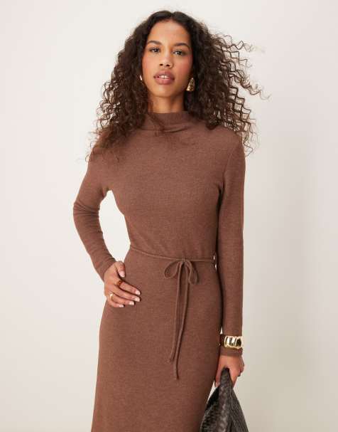 ASOS DESIGN – Superweiches hochgeschlossenes Maxikleid in Braun mit Bindeband - view 1