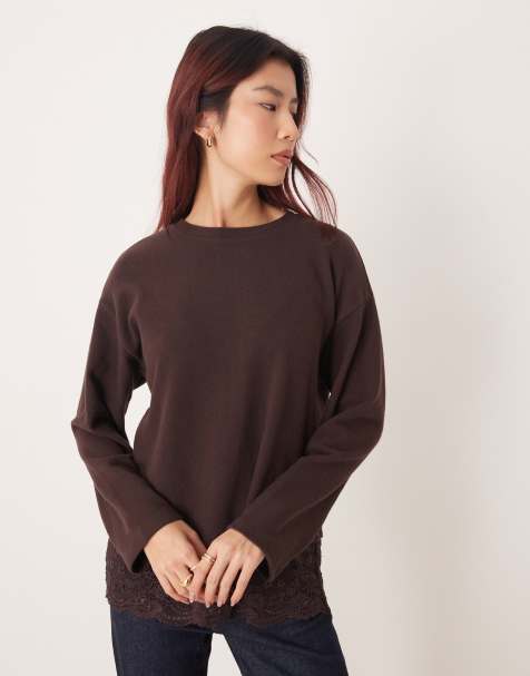 ASOS DESIGN – Superweiches, langärmliges Oversize-Oberteil in Braun mit Spitzensaum - view 1