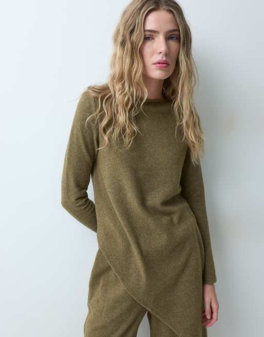 ASOS DESIGN superweiches Langarmoberteil mit asymmetrischem Schnitt als Kombiteil in Khaki, 4 von 4