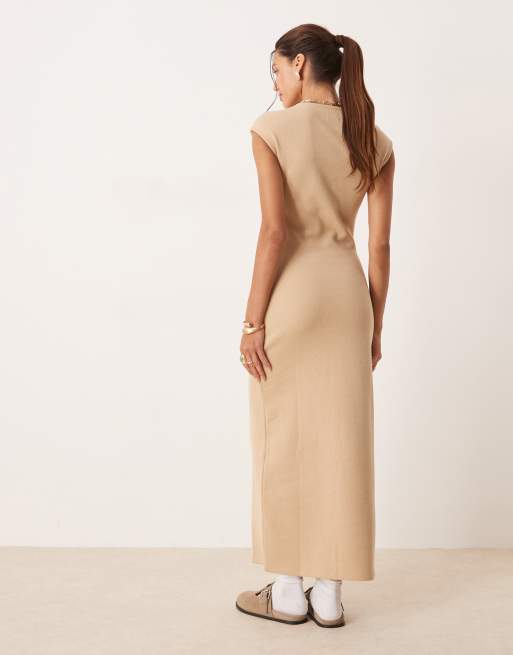 ASOS DESIGN – Superweiches Maxikleid in Hellbeige mit Kappärmeln und geradem Schnitt, 3 von 4