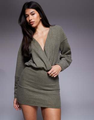 ASOS DESIGN - Superweiches Minikleid in Khaki mit festgenähtem Wickeldesign und Cocoon-Ärmeln-Brown