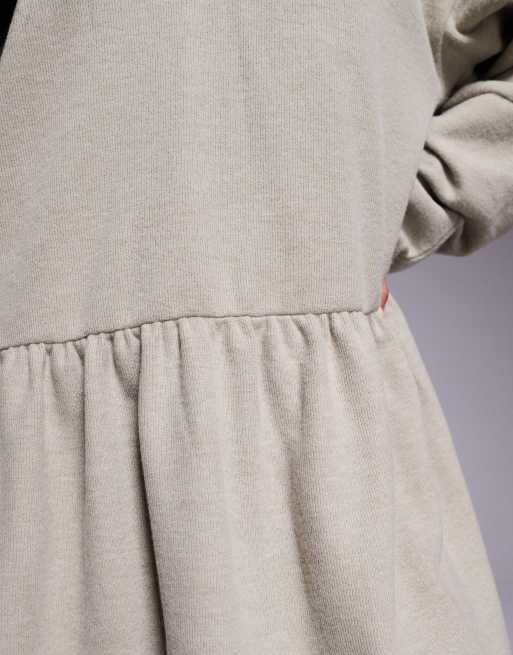 ASOS DESIGN – Superweiches Minikleid in Taupe mit V-Ausschnitt und tiefer Taille, 3 von 4