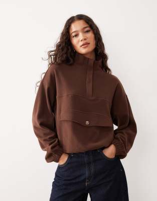 ASOS DESIGN - Superweiches Oberteil in Kaffeebraun mit Stehkragen und Ballonsaum-Brown