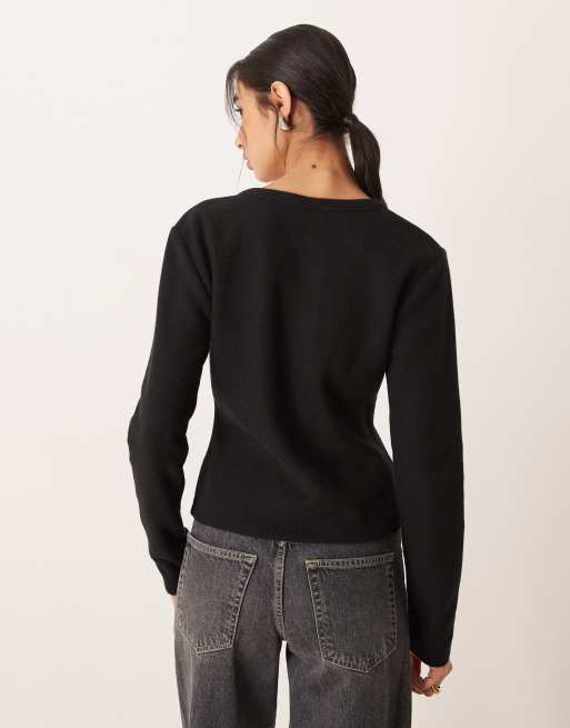 ASOS DESIGN – Superweiches Oberteil in Schwarz mit asymmetrischer durchgehender Knopfleiste, 4 von 4