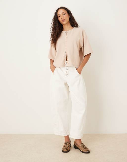 ASOS DESIGN - Superzacht recht T-shirt met knoopsluiting in lichtbeige, 2 van 4