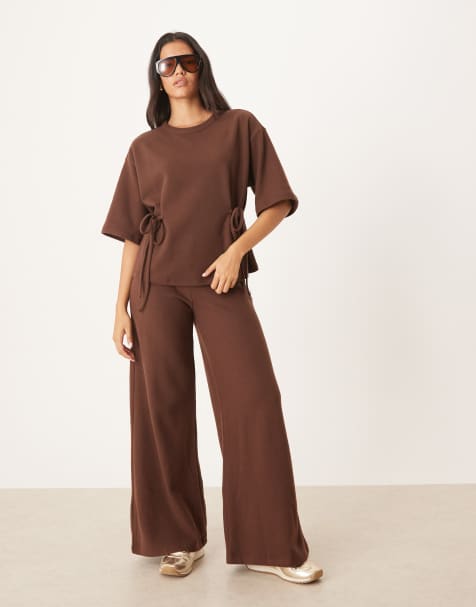 ASOS DESIGN - Superzachte broek met wijde pijpen in chocoladebruin, deel van co-ord set - view 1