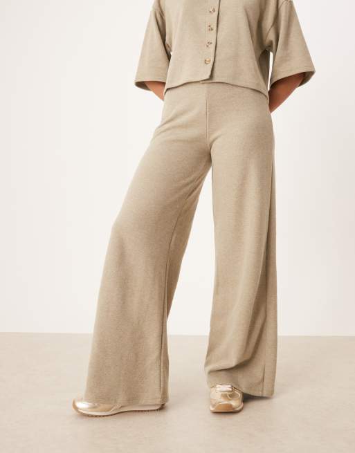 ASOS DESIGN - Superzachte broek met wijde pijpen in gemêleerd taupe, 2 van 5