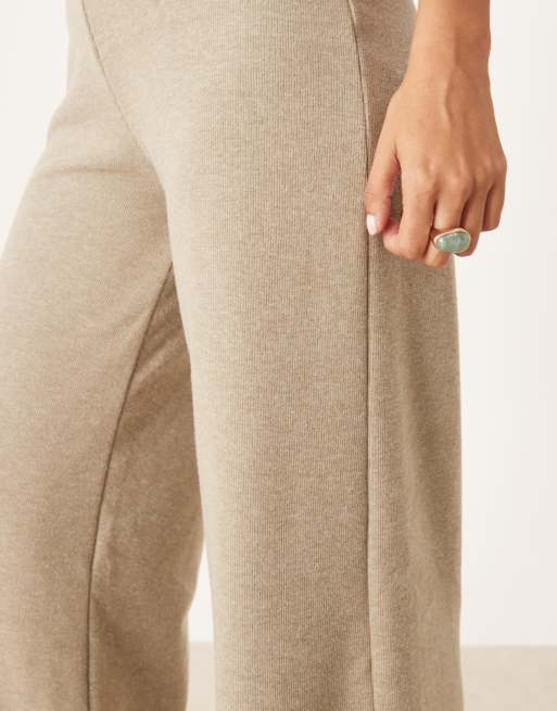 ASOS DESIGN - Superzachte broek met wijde pijpen in gemêleerd taupe, 5 van 5