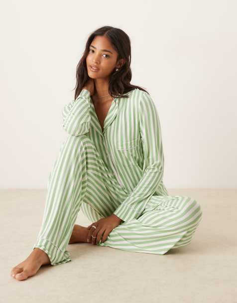 ASOS DESIGN - Superzachte gestreepte pyjamaset met lange mouwen en contrasterende biezen in groen en lila - view 1