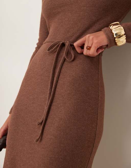 ASOS DESIGN - Superzachte hoogsluitende jurk met gestrikte taille in bruin, 4 van 4